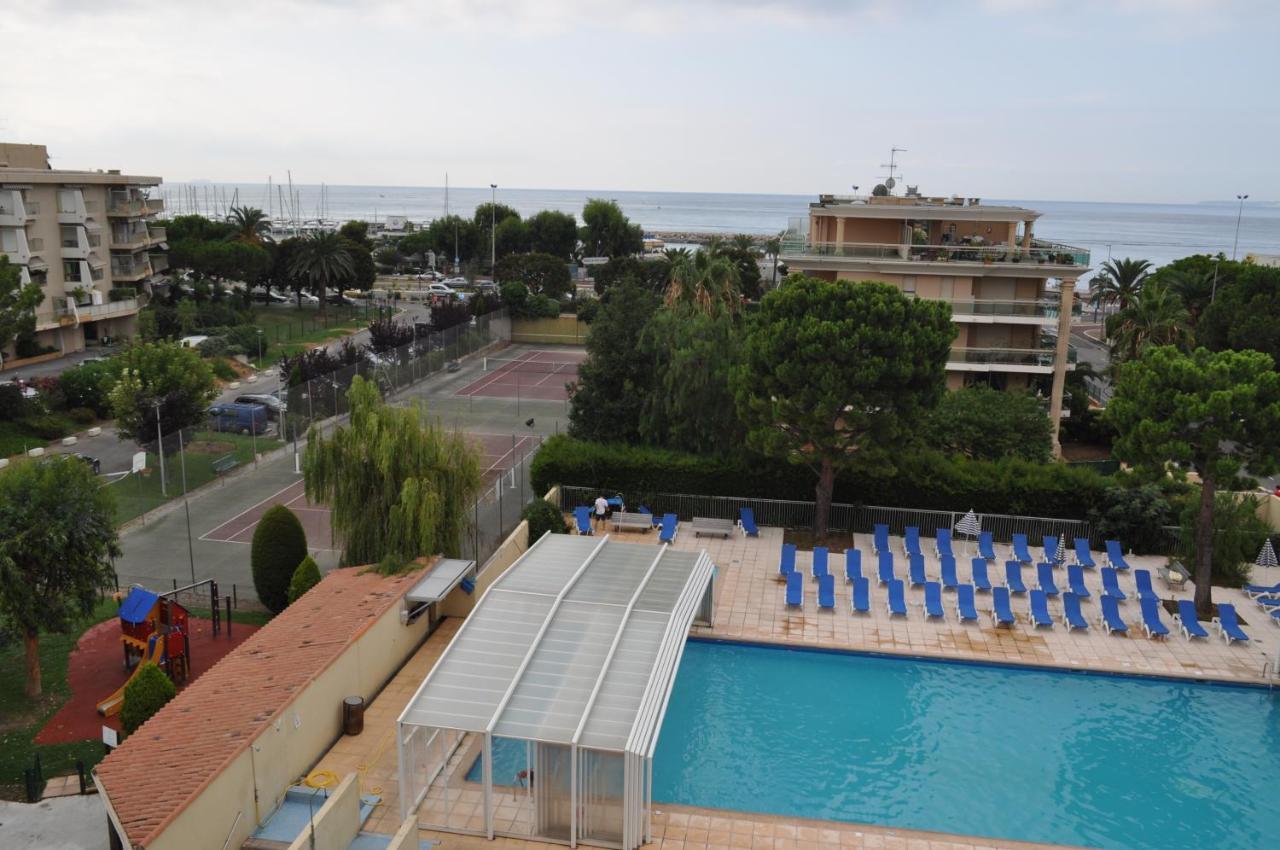 Inter-Residences Heliotel Marine Saint-Laurent-du-Var Zewnętrze zdjęcie