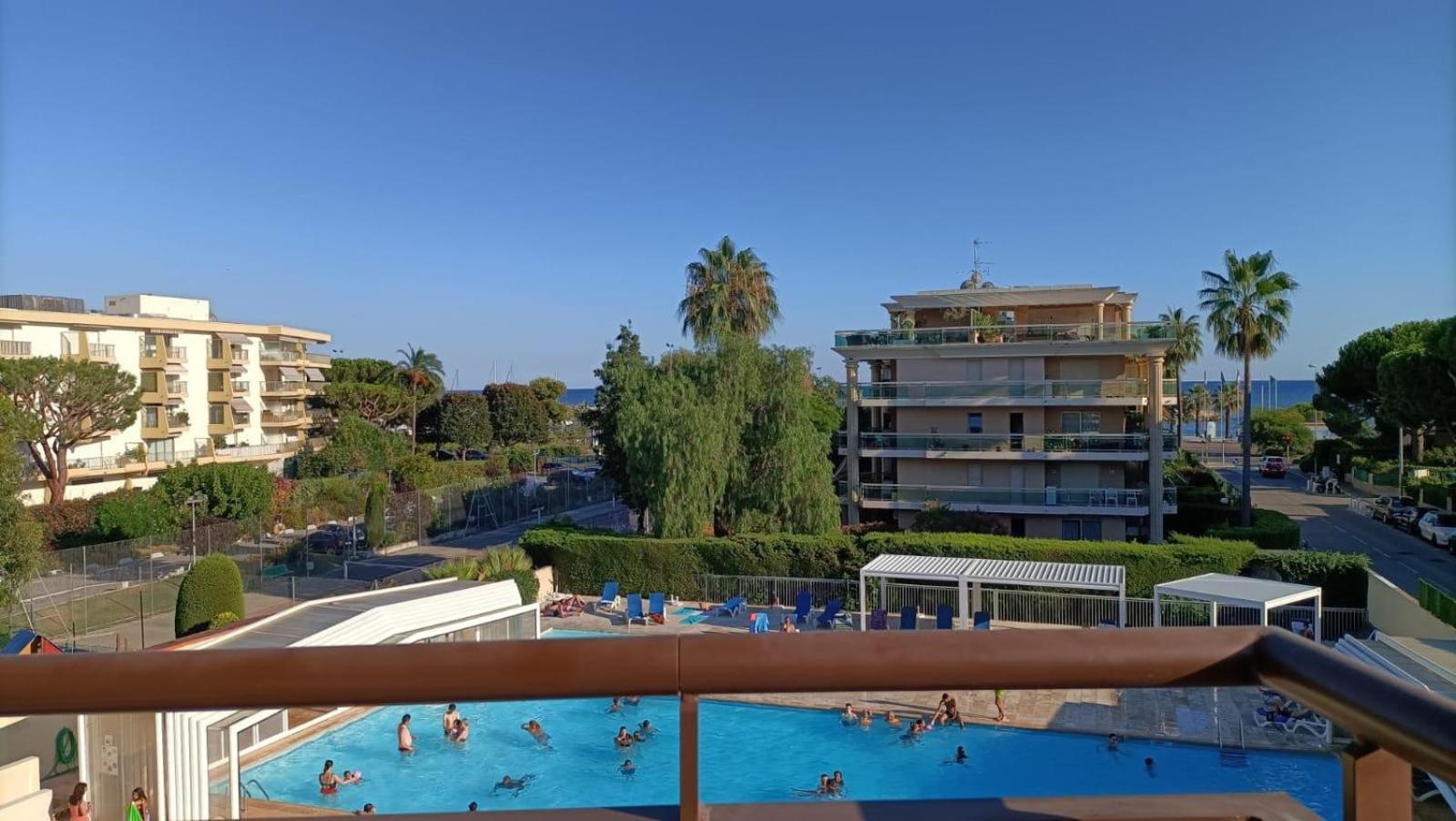 Inter-Residences Heliotel Marine Saint-Laurent-du-Var Zewnętrze zdjęcie
